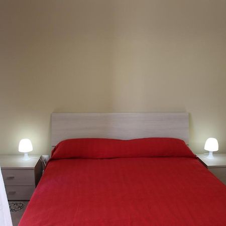 バレストラーテLa Stanza Vicino Al Mare , Una Camera Da Letto E Bagno Con Balcone Vista Mareアパートメント エクステリア 写真