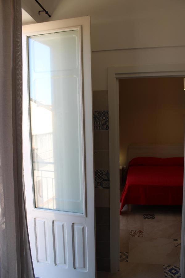 バレストラーテLa Stanza Vicino Al Mare , Una Camera Da Letto E Bagno Con Balcone Vista Mareアパートメント エクステリア 写真