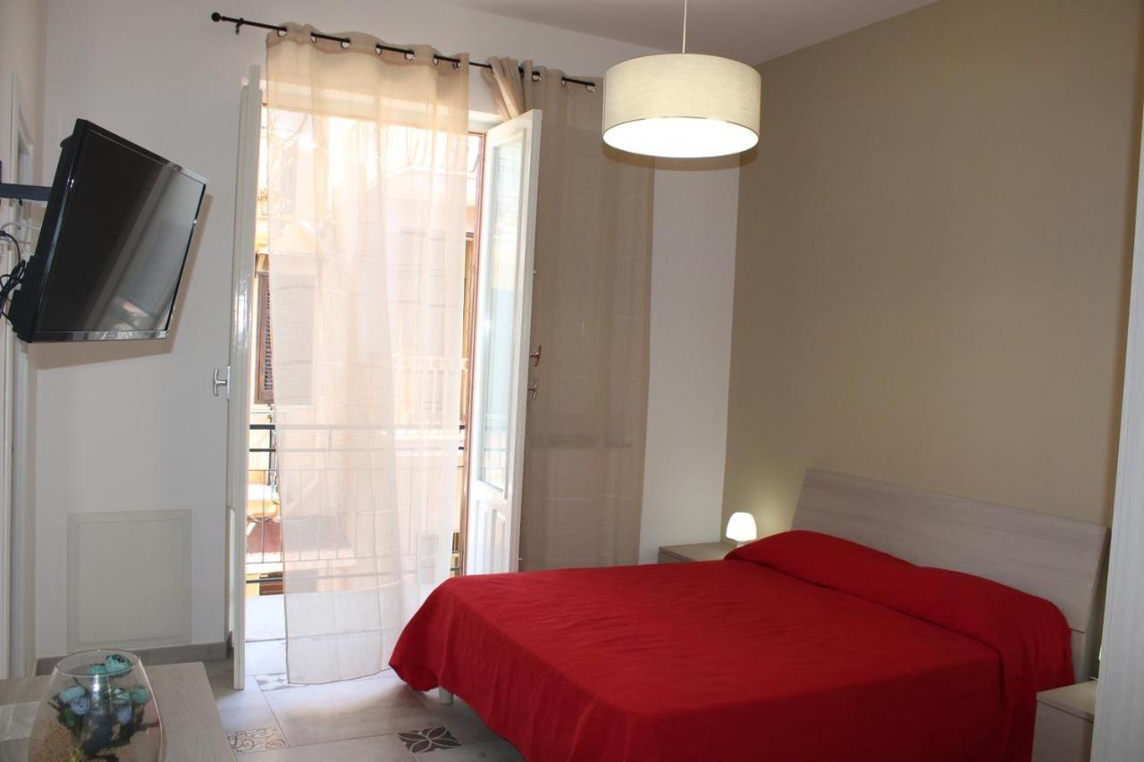 バレストラーテLa Stanza Vicino Al Mare , Una Camera Da Letto E Bagno Con Balcone Vista Mareアパートメント エクステリア 写真