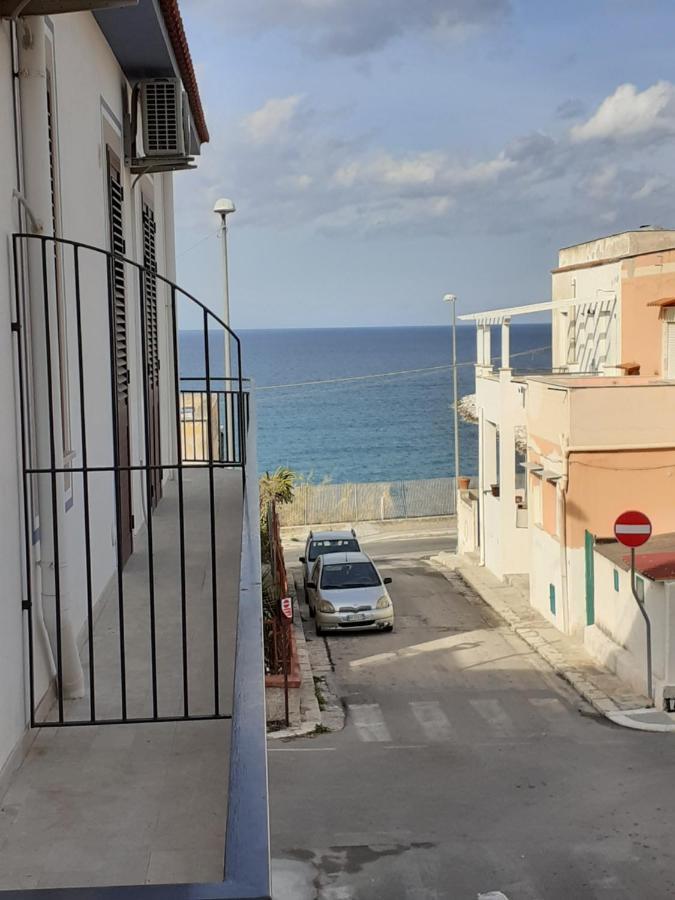 バレストラーテLa Stanza Vicino Al Mare , Una Camera Da Letto E Bagno Con Balcone Vista Mareアパートメント エクステリア 写真