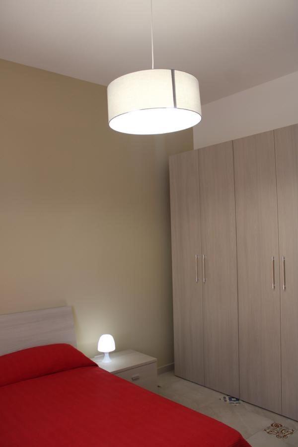 バレストラーテLa Stanza Vicino Al Mare , Una Camera Da Letto E Bagno Con Balcone Vista Mareアパートメント エクステリア 写真