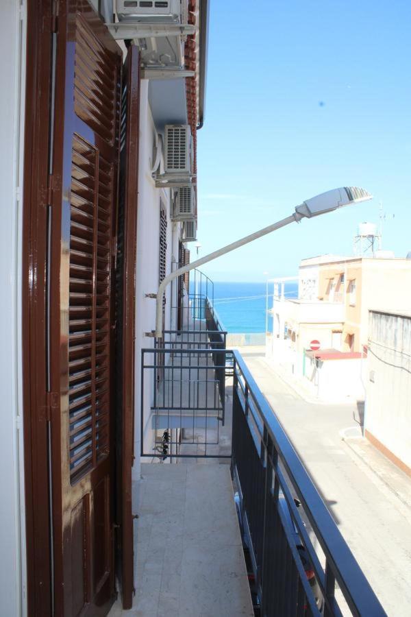 バレストラーテLa Stanza Vicino Al Mare , Una Camera Da Letto E Bagno Con Balcone Vista Mareアパートメント エクステリア 写真